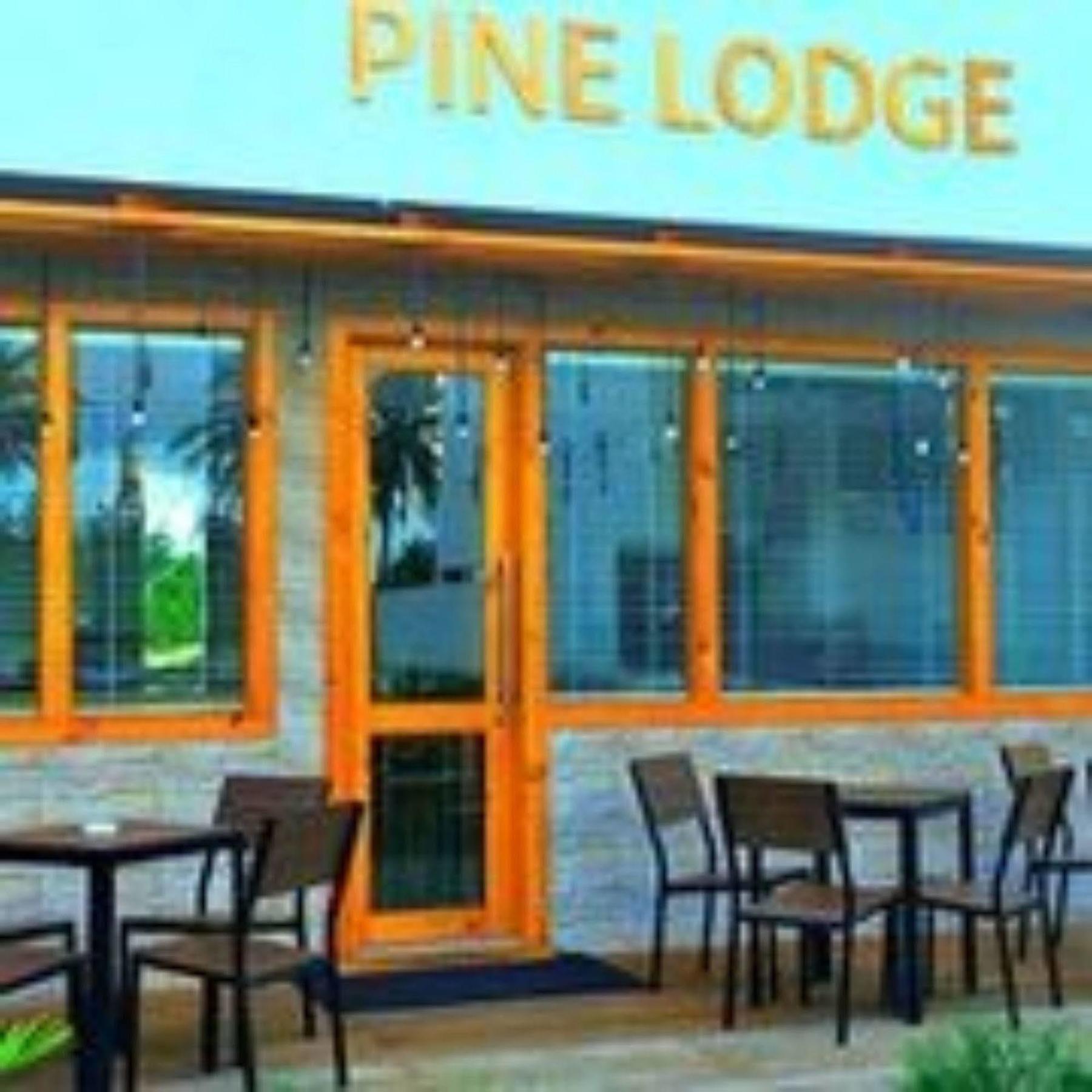 Pine Lodge Malé Exterior foto